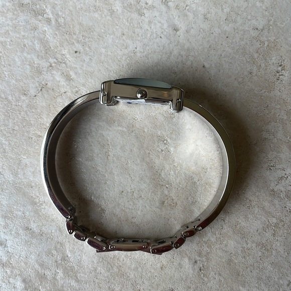 Armitron lady battery water resistant stainless steel - Picture 4 of 5